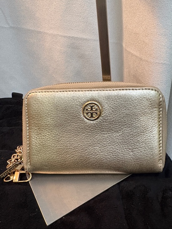 Tory Burch Handbags - Tory Burch Metallic Gold Leather Zip Wallet